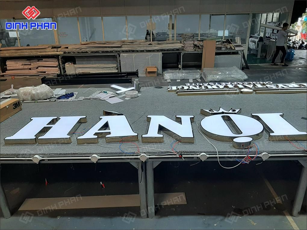 Chữ inox sáng mặt BMT