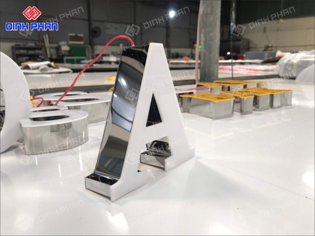Chữ inox trắng
