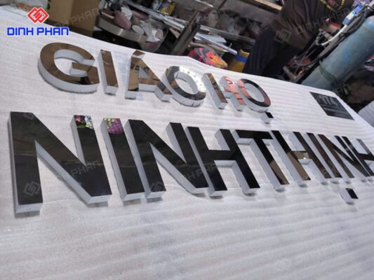 Chữ inox trắng gương