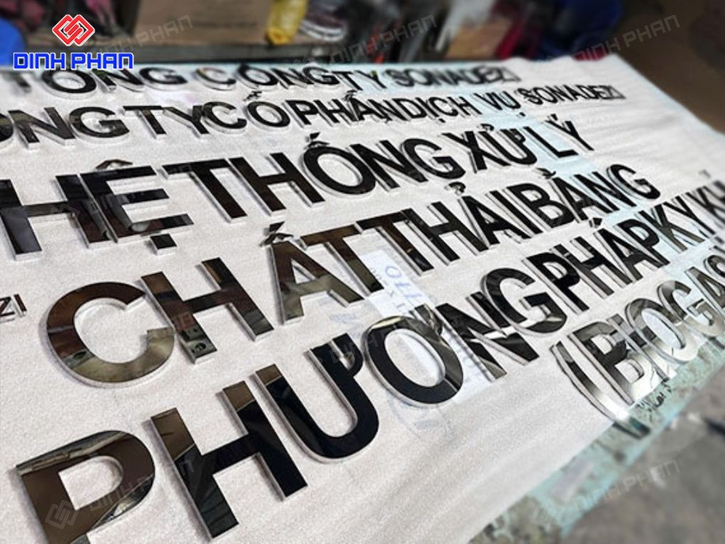 Chữ inox trắng gương