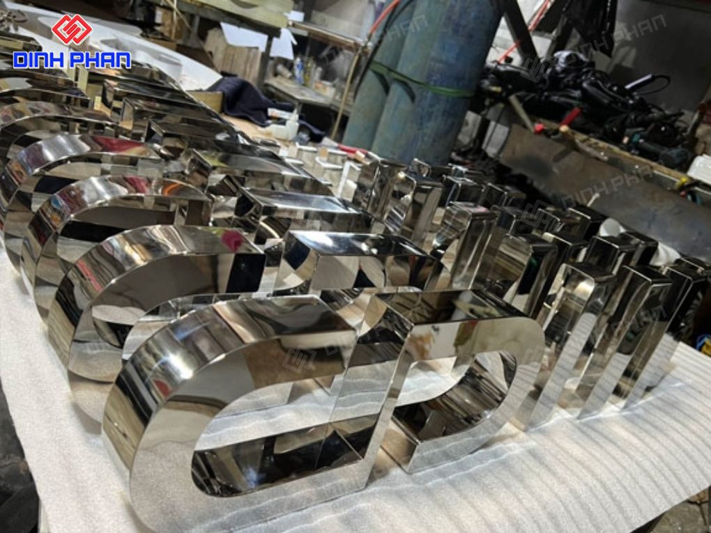 Chữ inox trắng gương