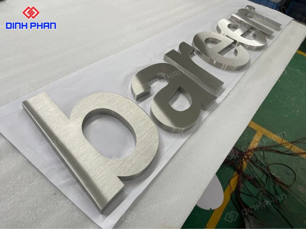 Chữ inox trắng xước