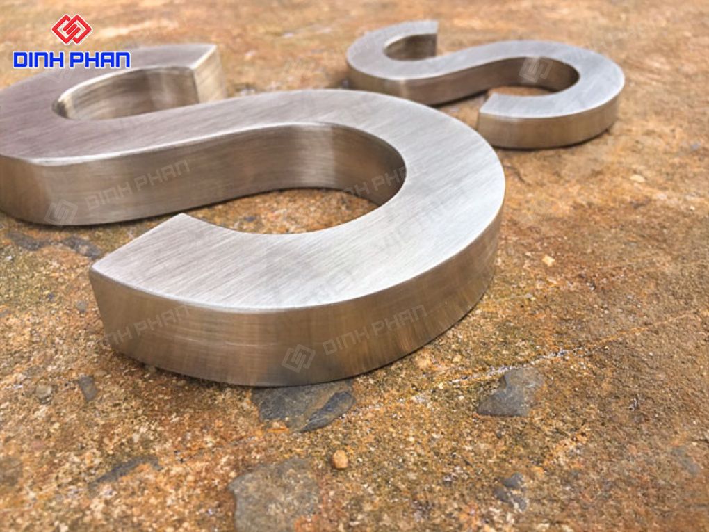 Chữ inox trắng xước