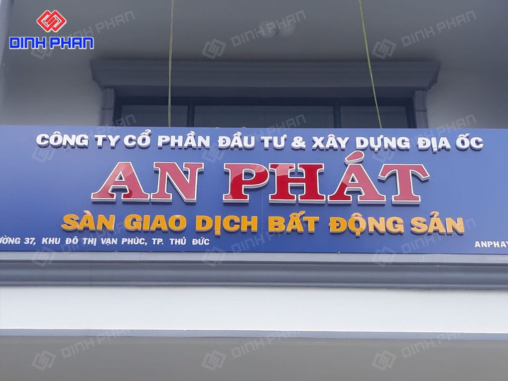 Top đơn vị làm bảng hiệu mica chất lượng hiện nay Làm bảng hiệu mica