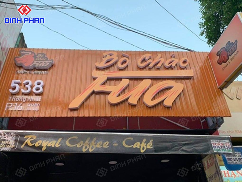 Chi phí làm bảng hiệu tôn sóng bao nhiêu? Làm bảng hiệu tôn sóng