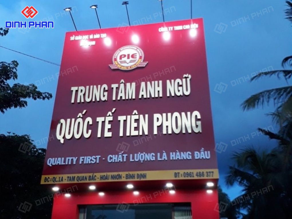 Làm bảng hiệu trung tâm ngoại ngữ