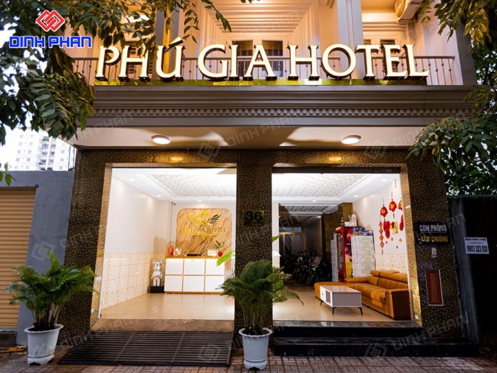 Lựa chọn đơn vị thi công bảng hiệu khách sạn uy tín Thi công bảng hiệu khách sạn