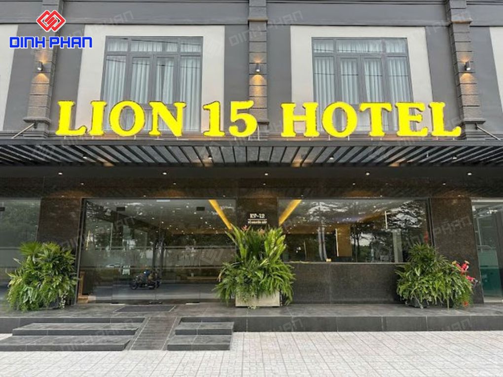 Lựa chọn đơn vị thi công bảng hiệu khách sạn uy tín Thi công bảng hiệu khách sạn