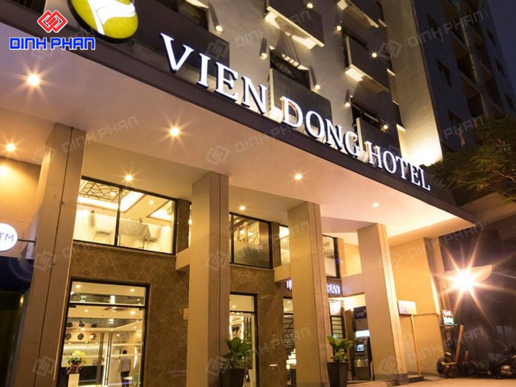 Lựa chọn đơn vị thi công bảng hiệu khách sạn uy tín Thi công bảng hiệu khách sạn