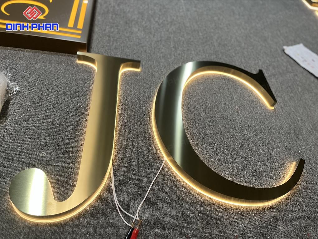 Chữ inox vàng bóng