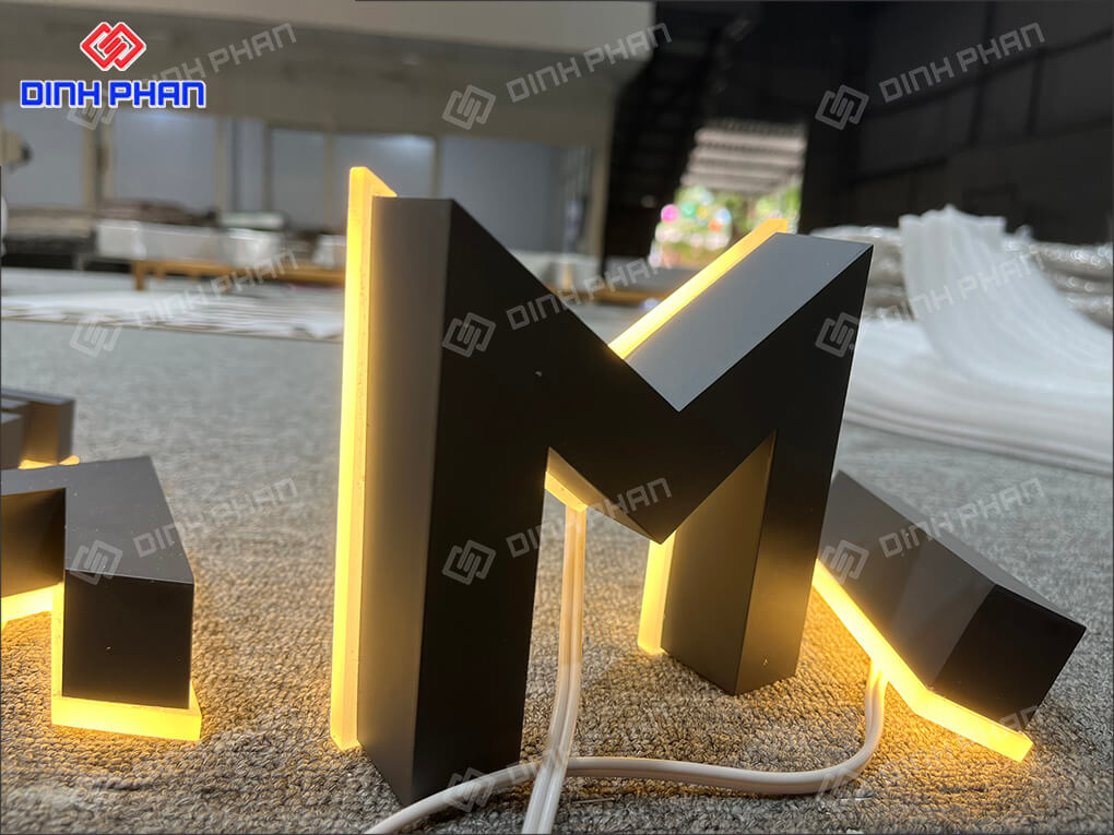 Chữ inox chân mica cháo