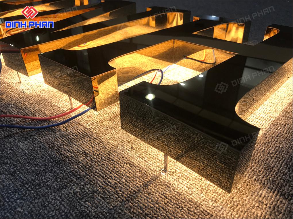Chữ inox chân mica cháo