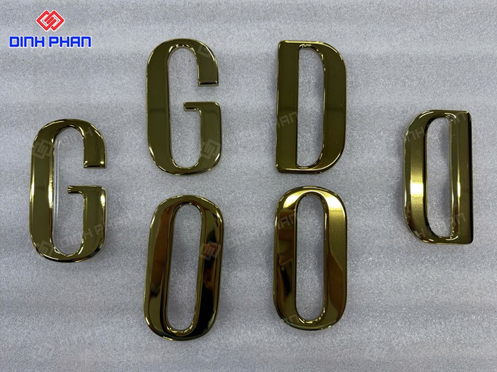 Chữ mica mạ crom