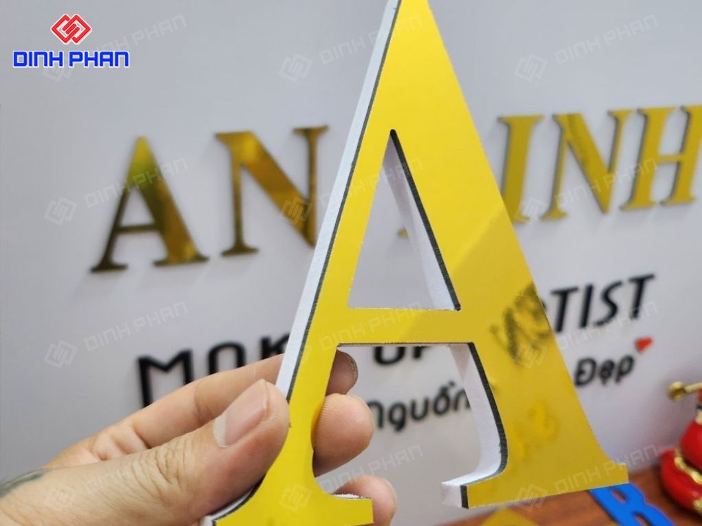 Chữ nổi alu vàng gương