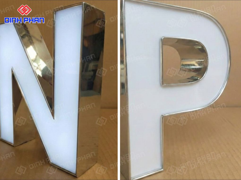 2 chữ nhôm trắng gương
