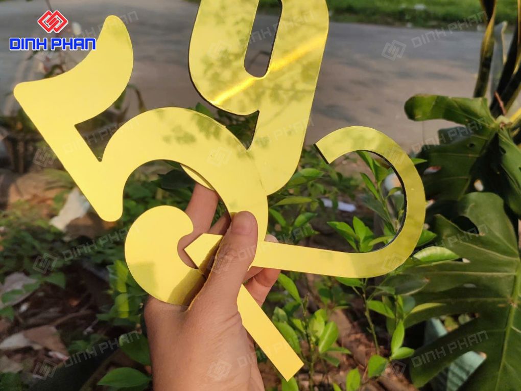 chữ alu vàng