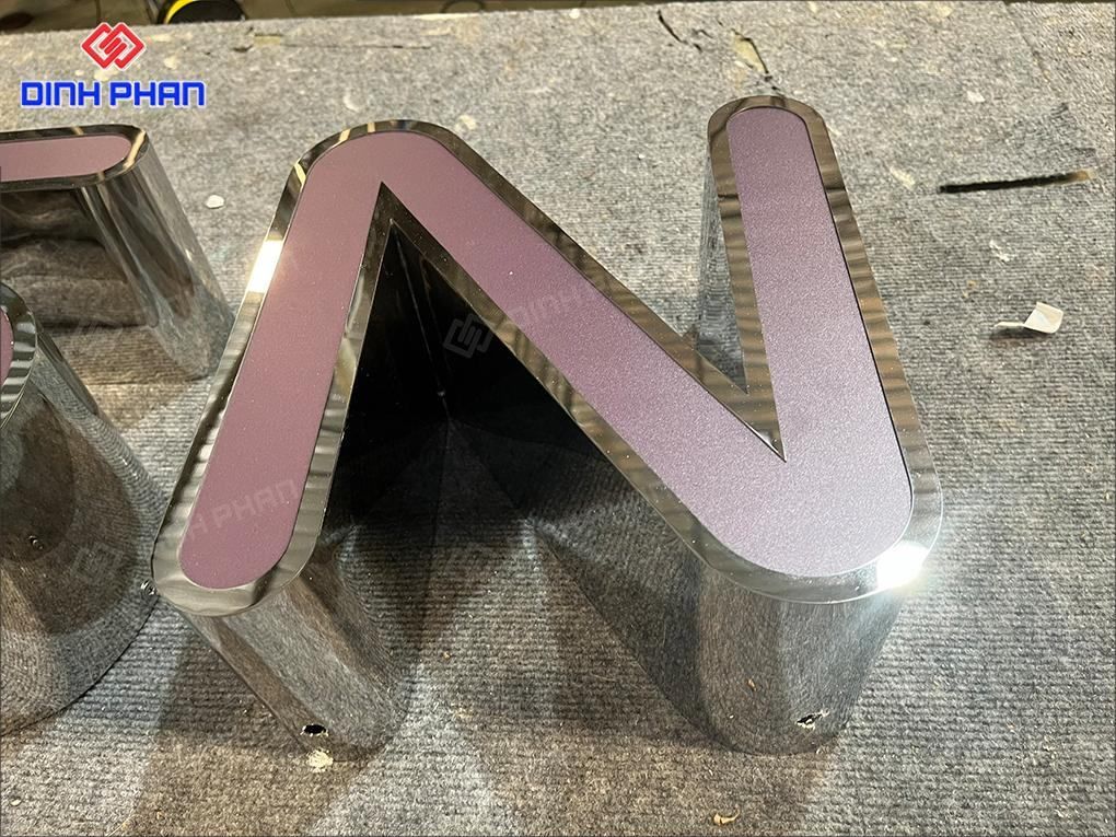 cắt chữ mica