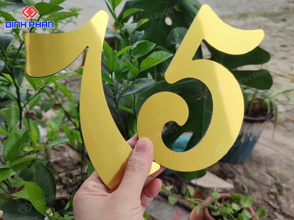 chữ alu vàng