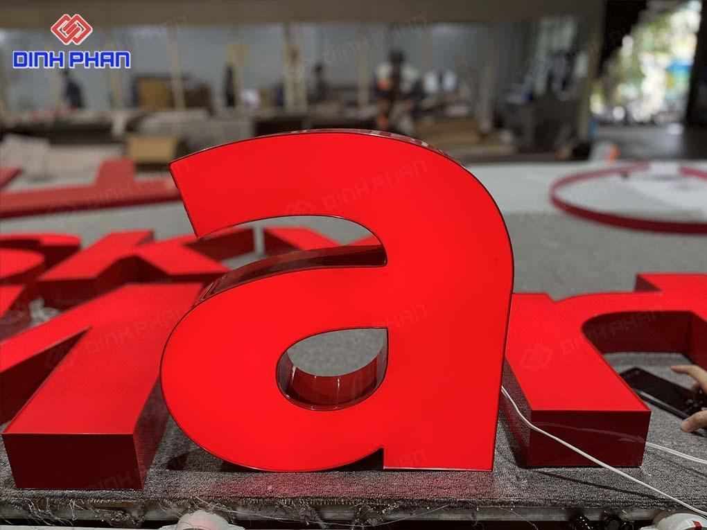 chữ mica CNC