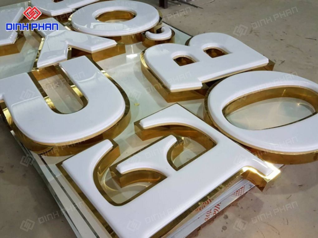 chữ mica lọng viền inox