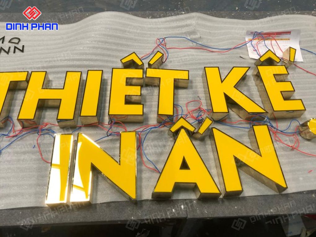 chữ mica lọng viền inox