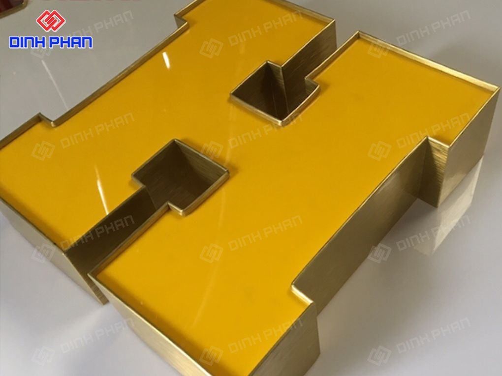 chữ nhôm vàng xước